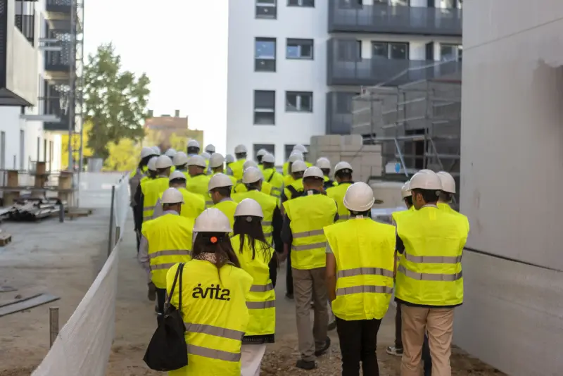 VISITA MOSTOLES AVINTIA