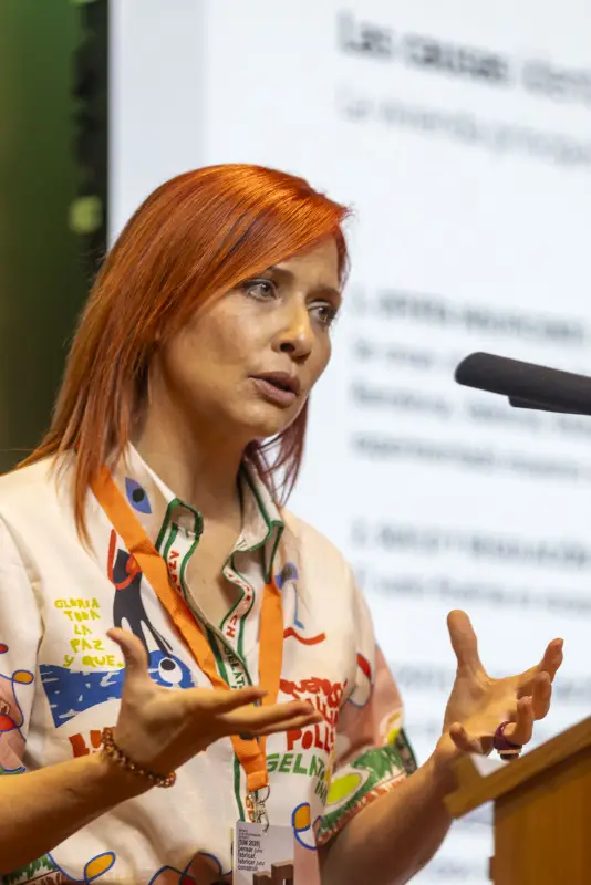 JUEVES 15 | PONENCIAS
