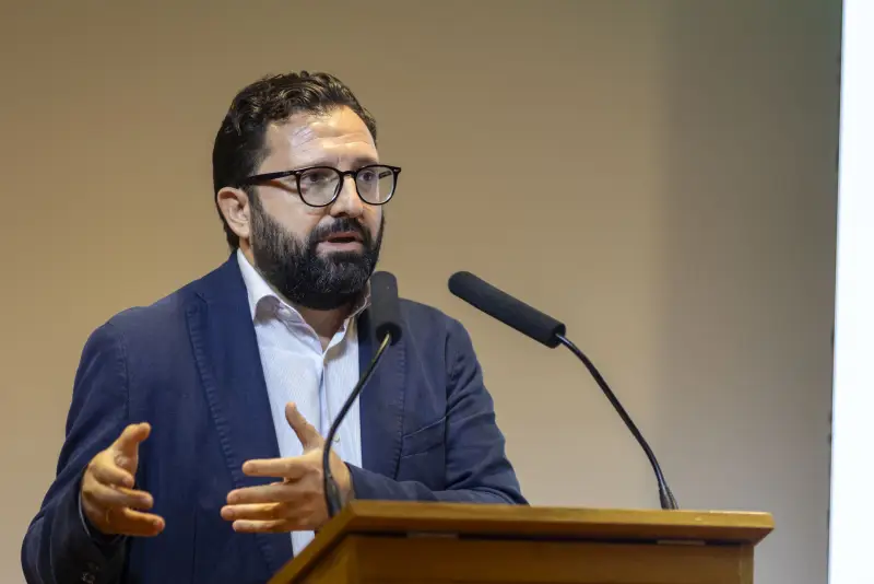 JUEVES 15 | PONENCIAS